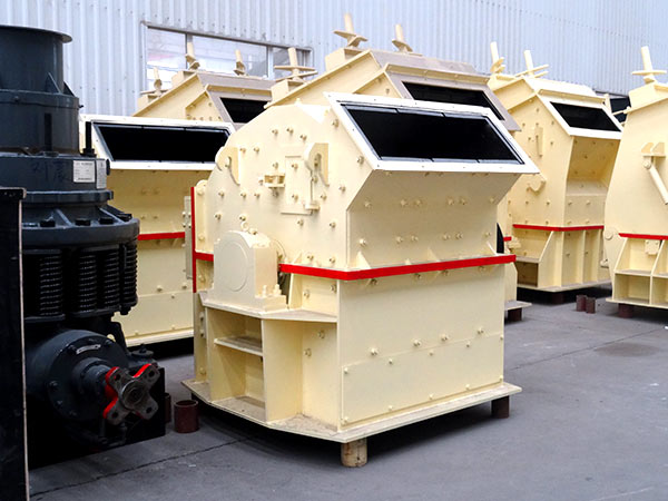 水泥熟料細(xì)碎機(jī)設(shè)備實(shí)拍