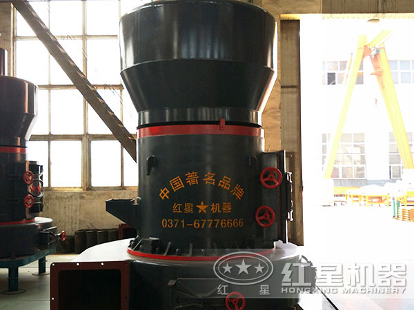 雷蒙磨粉機生產(chǎn)車間