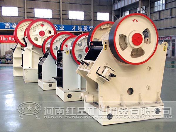 新型-顎式破碎機(jī)