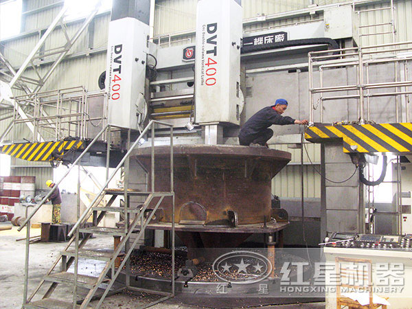 海泡石圓錐破碎機廠區實拍