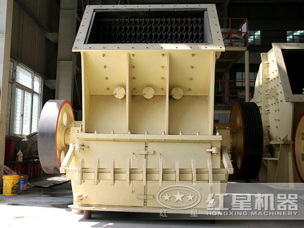 砂巖單段破碎機正面圖