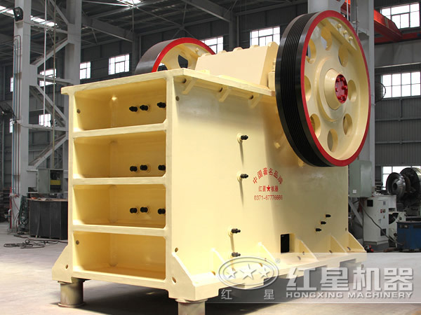 粗碎750鄂式破碎機(jī)設(shè)計(jì)優(yōu)勢(shì)