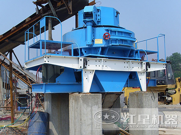 沖擊式破碎機(jī)現(xiàn)場(chǎng)