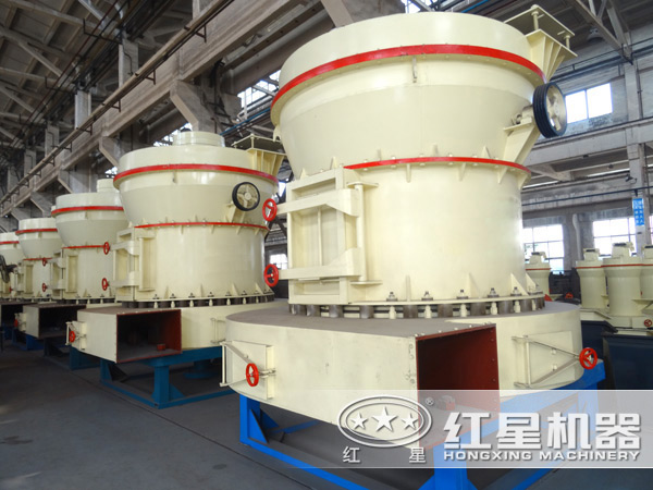 800目石英粉磨機采用先進制造工藝，出料細
