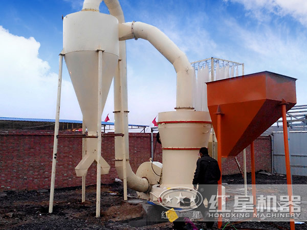 氧化鋁磨粉機生產(chǎn)現(xiàn)場實拍