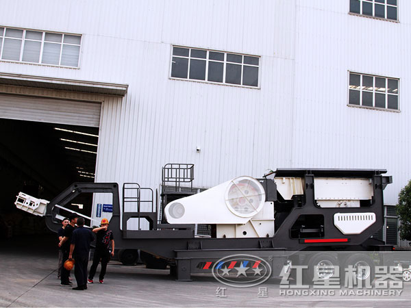 車載移動(dòng)磕石機(jī)設(shè)備實(shí)拍