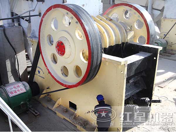 河卵石鄂式破碎機