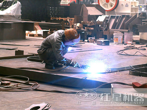 顎式破碎機生產車間