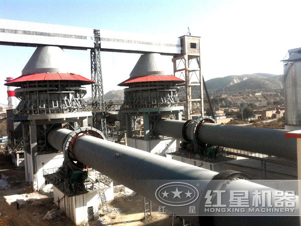 小型環(huán)保石灰回轉(zhuǎn)窯生產(chǎn)現(xiàn)場