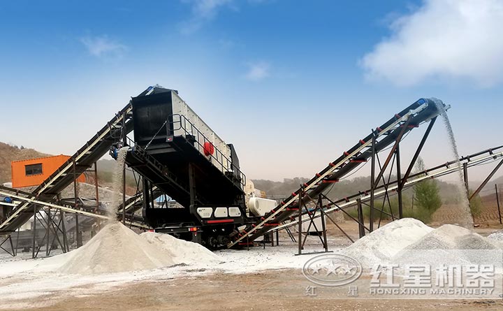 流動碎石機(jī)生產(chǎn)現(xiàn)場