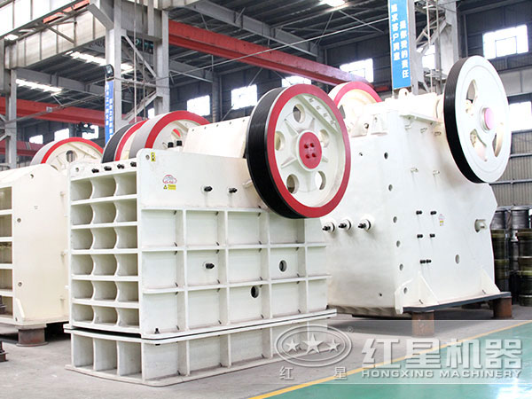 顎式破碎機(jī)設(shè)備實(shí)拍