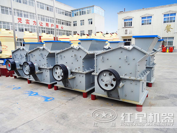 水泥熟料細(xì)碎機(jī)廠區(qū)實(shí)拍