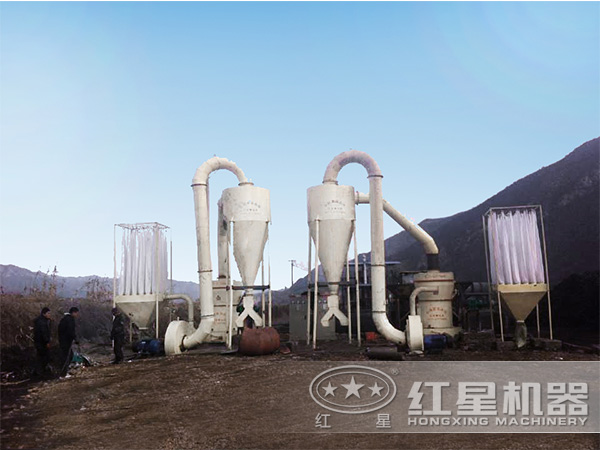 石灰石磨粉機生產(chǎn)現(xiàn)場