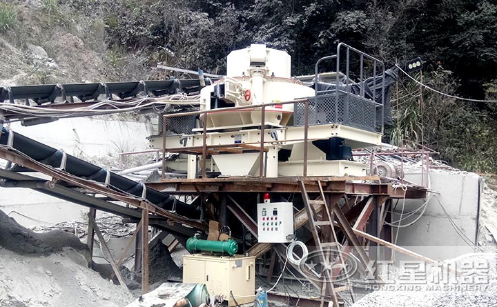 每天能產(chǎn)3000噸的石子機(jī)制砂設(shè)備生產(chǎn)現(xiàn)場(chǎng)