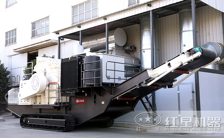 履帶式移動(dòng)破碎機(jī)設(shè)備廠區(qū)