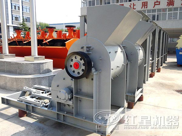 雙級破碎機(jī)設(shè)備廠區(qū)