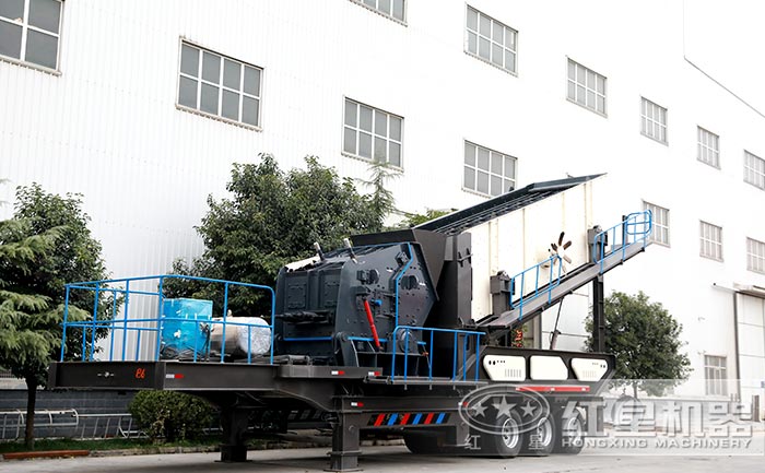 一小時(shí)120-150噸鐵礦石移動(dòng)破碎機(jī)廠區(qū)