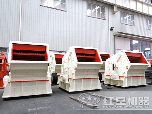 煤矸石反擊式破碎機設(shè)備廠區(qū)