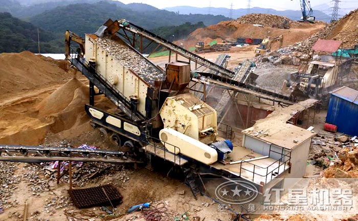 輪胎式移動建筑垃圾破碎機現場