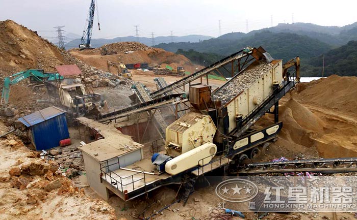 移動反擊式破碎機(jī)生產(chǎn)現(xiàn)場