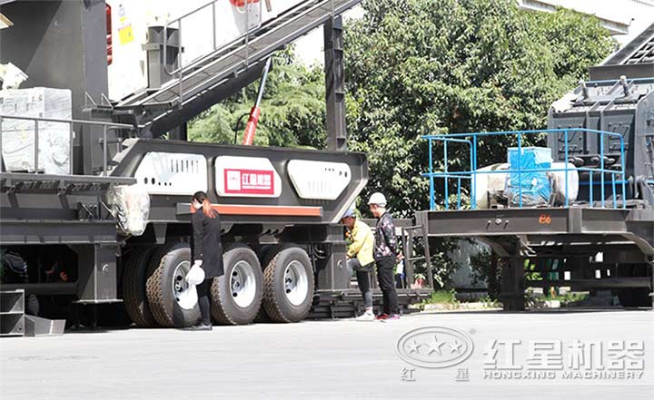 客戶到廠參觀設(shè)備