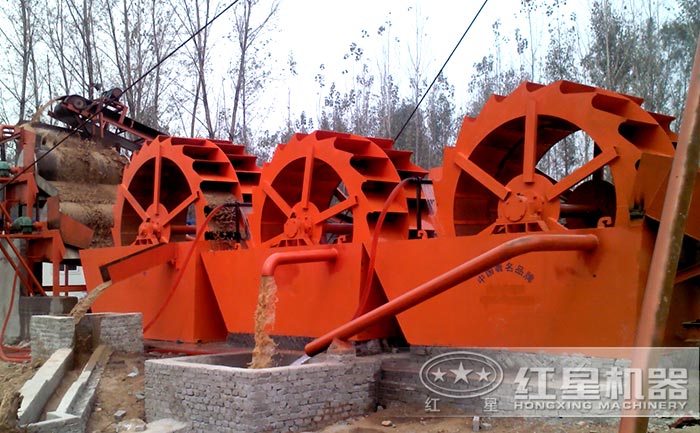 紅星洗砂機(jī)洗砂現(xiàn)場