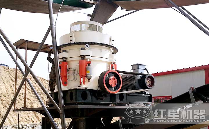 圓錐破碎機(jī)現(xiàn)場