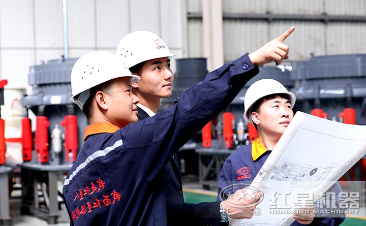 技術工程師為用戶定制建筑垃圾粉碎機