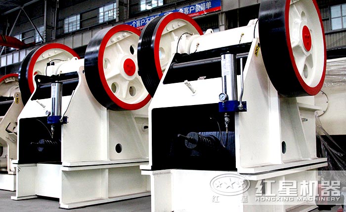 69鄂式破碎機(jī)廠區(qū)