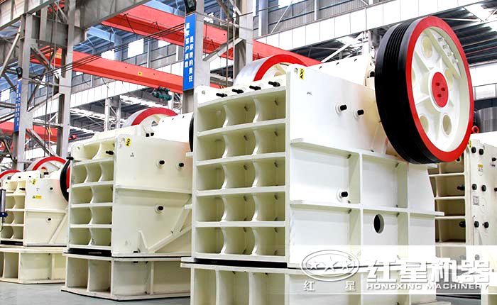 69鄂式破碎機(jī)設(shè)備實(shí)拍