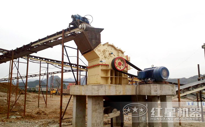 機制砂細碎機工作現場