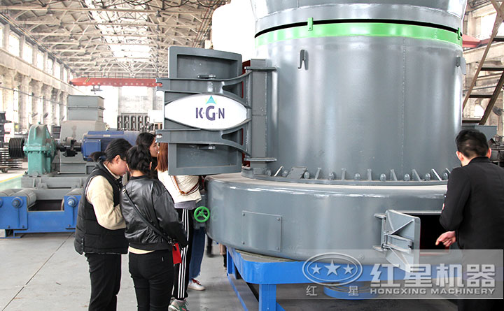 考察雷蒙磨粉機廠區