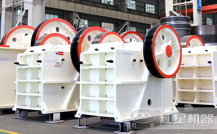 鄂式破碎機(jī)設(shè)備