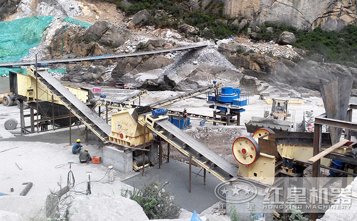 河南駐馬店客戶中型PE-600×900破碎機現場