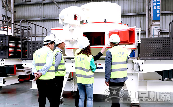 紅星制砂機(jī)廠區(qū)內(nèi)多種類型現(xiàn)貨，可免費(fèi)技術(shù)咨詢