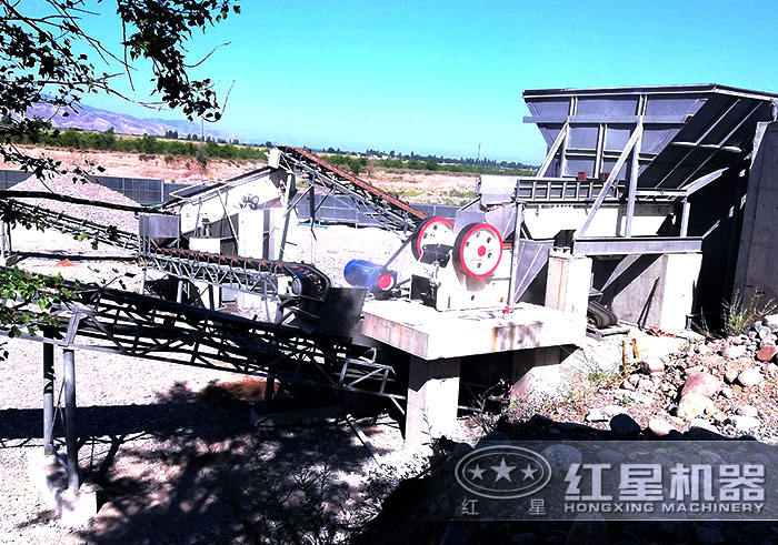 一臺750*1060顎破機作業