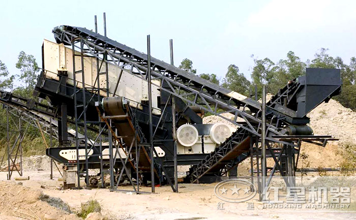 小型輪胎式鄂式破碎石子機設備現場