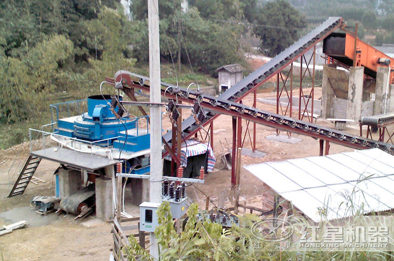 石英制砂機(jī)生產(chǎn)現(xiàn)場(chǎng)