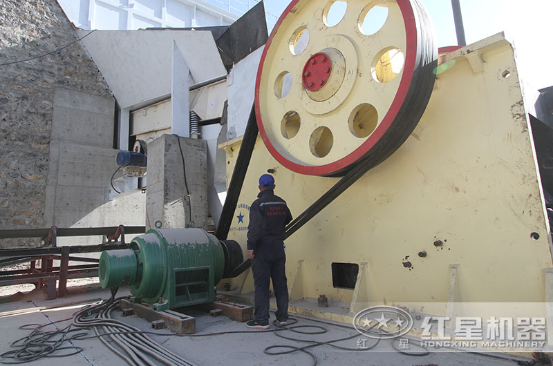 時產1000噸的破碎機